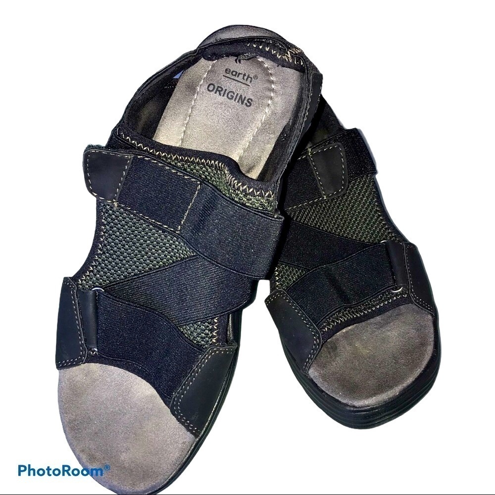 Earth Origins Woman’s Sandals Hook and Loop Straps Woman’s Size 8 Black